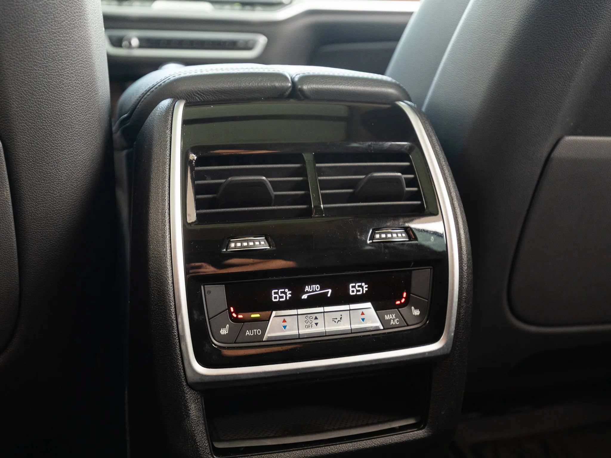 Used 2022 BMW X7 xDrive40i w/ Premium Package AWD/4WD image 37