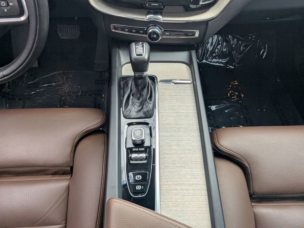 Used 2020 Volvo XC60 T5 Inscription image 6