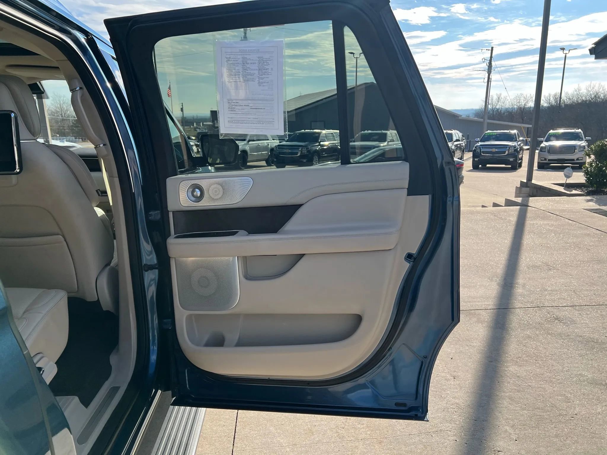 Used 2019 Lincoln Navigator L Reserve w/ Cargo Package image 44