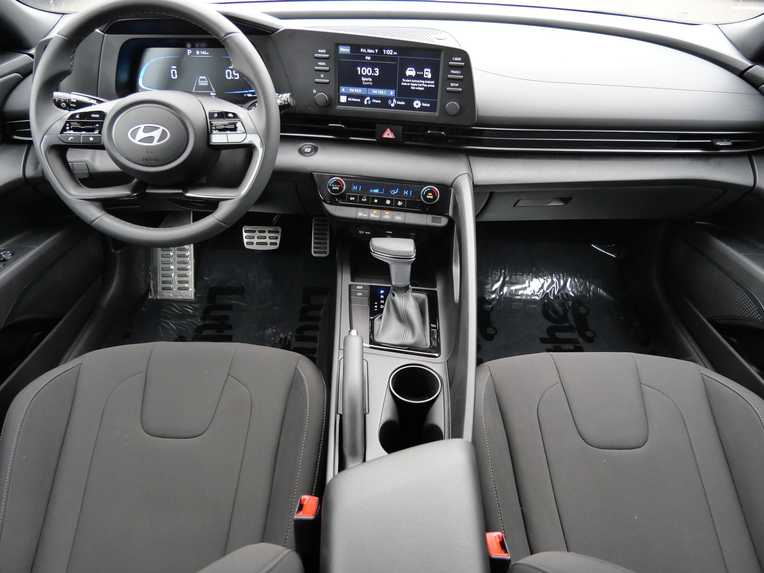 Used 2025 Hyundai Elantra Sport image 10