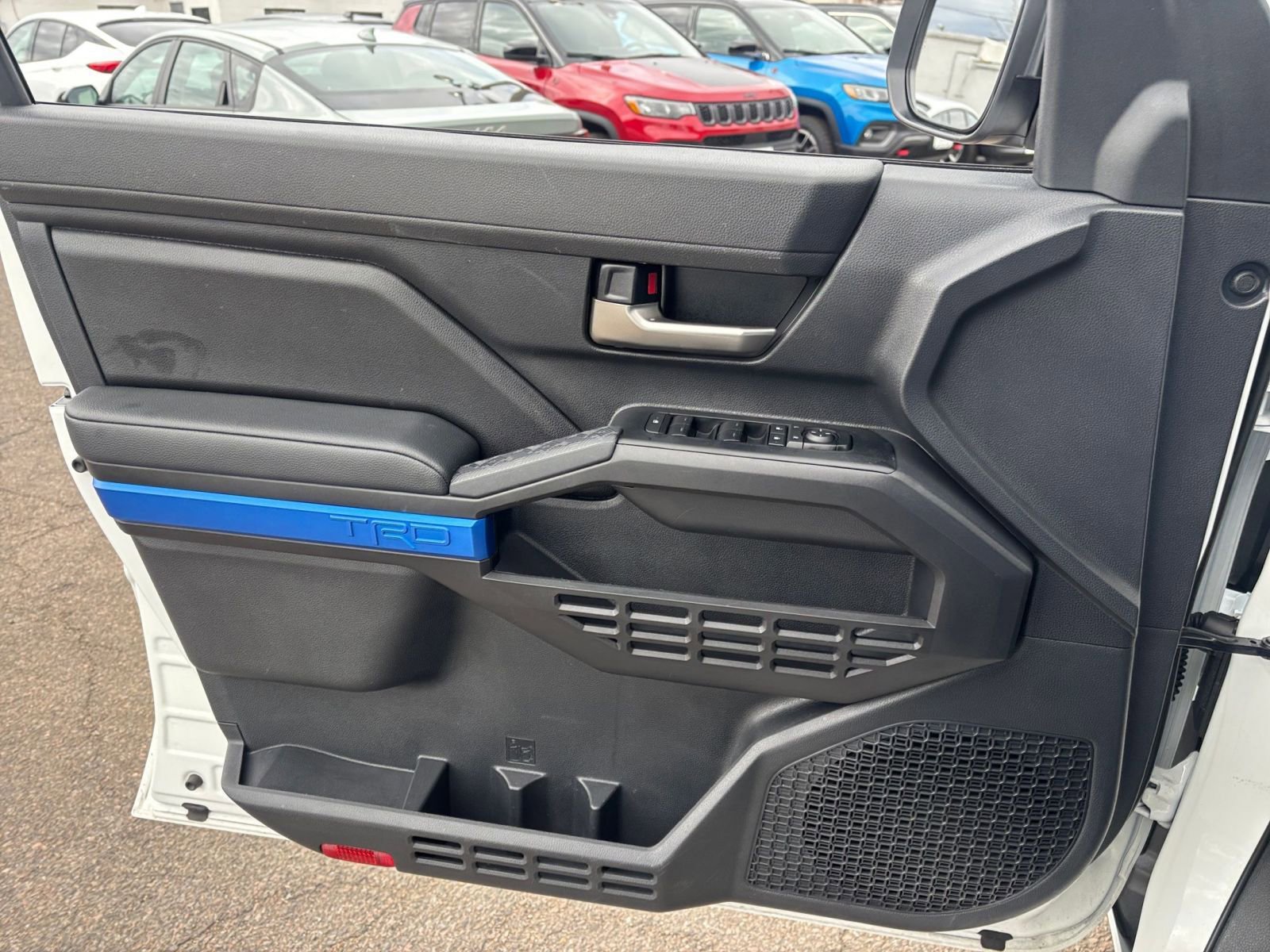 Used 2025 Toyota Tacoma TRD Off-Road image 18