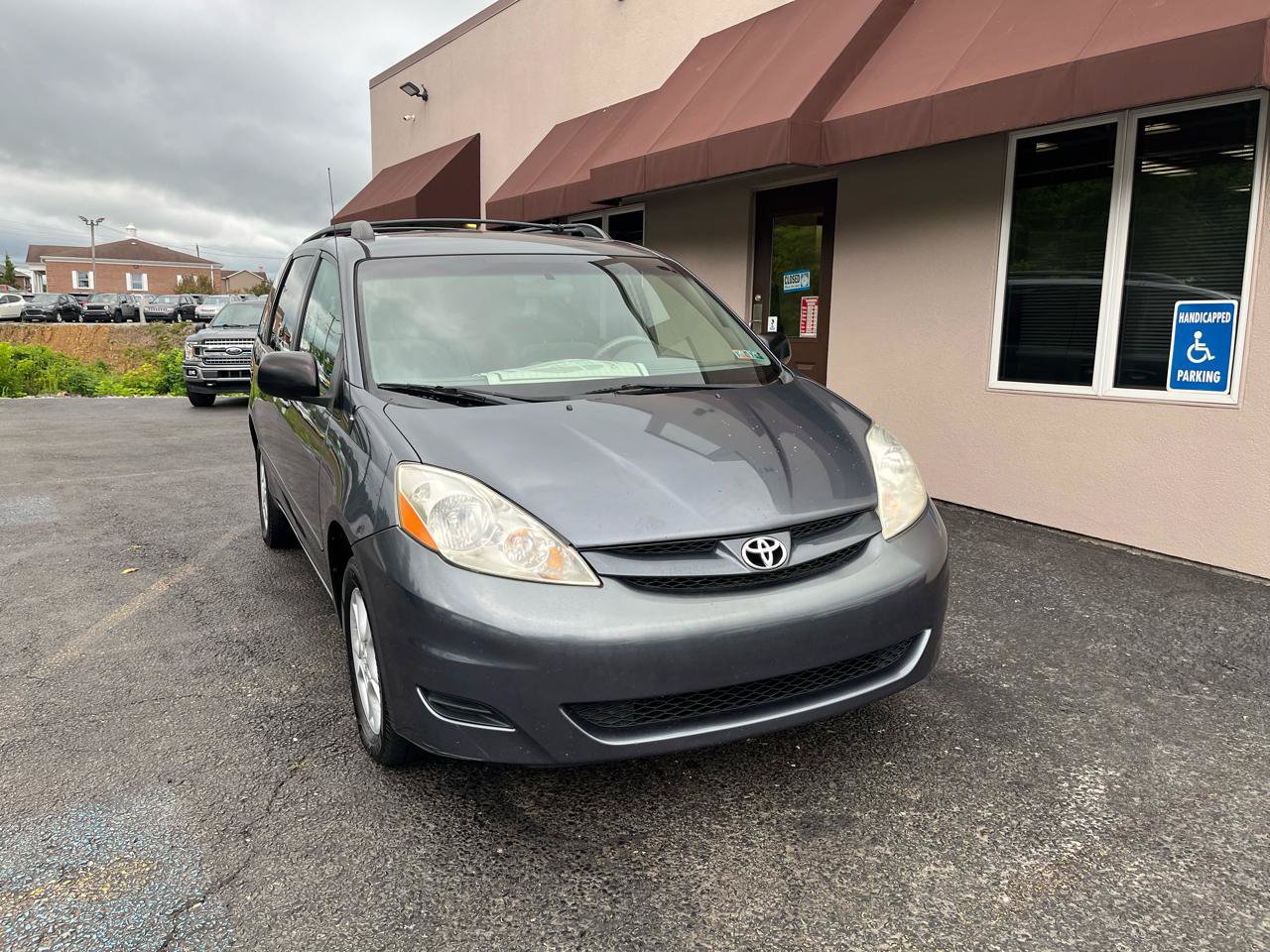 Used 2006 Toyota Sienna LE AWD/4WD image 2