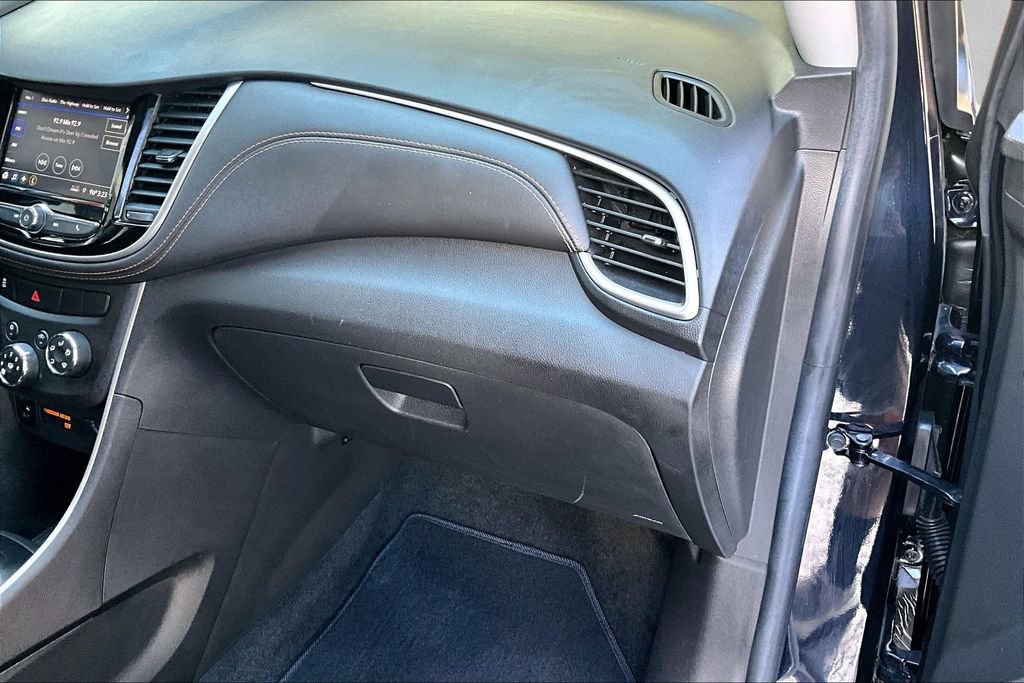 Used 2022 Chevrolet Trax LT w/ LT Convenience Package FWD image 25