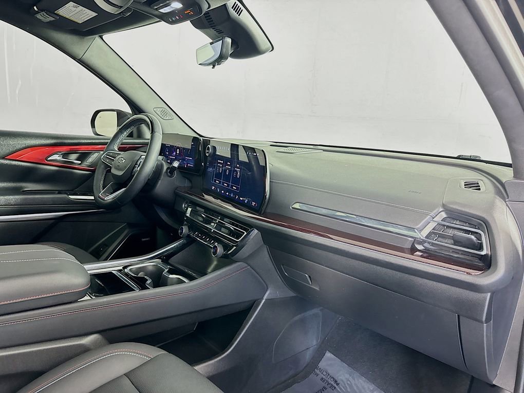 Used 2025 Chevrolet Traverse Z71 w/ Enhanced Driving Package image 32