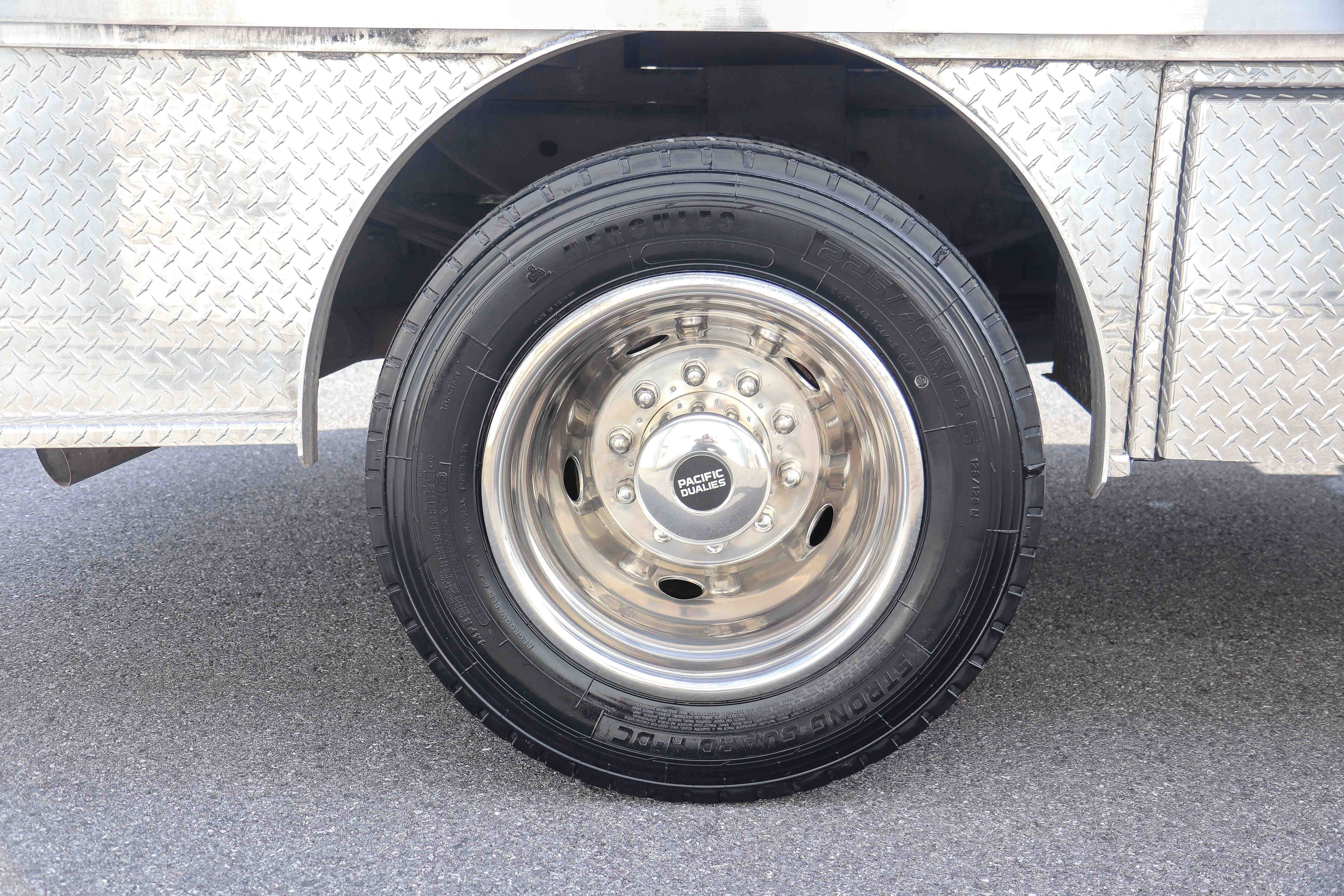 Used 2022 Ford F550 4x4 Regular Cab Super Duty w/ Power Equipment Group image 29