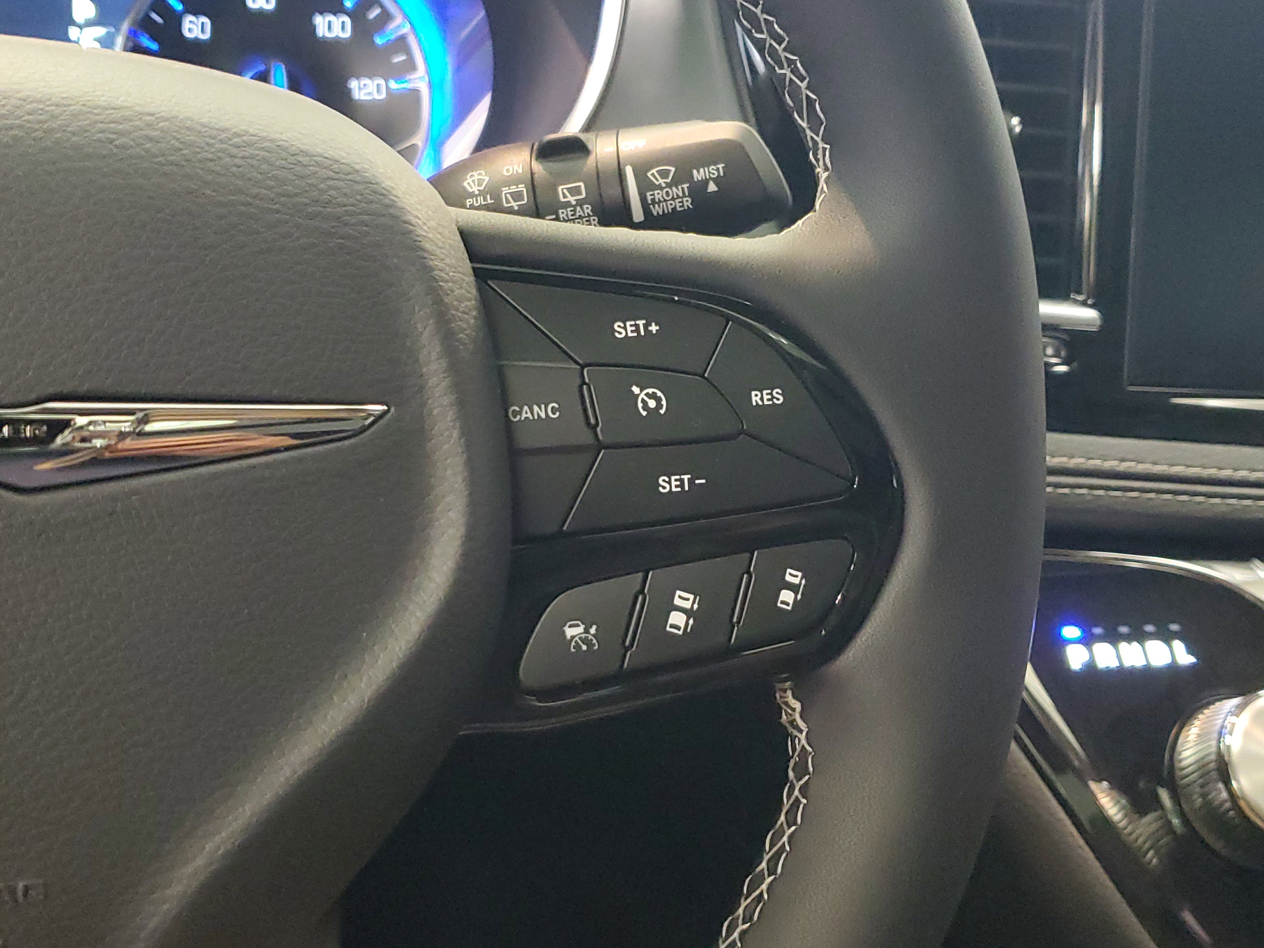 New 2026 Chrysler Pacifica Limited w/ Uconnect Theater Family Group image 19