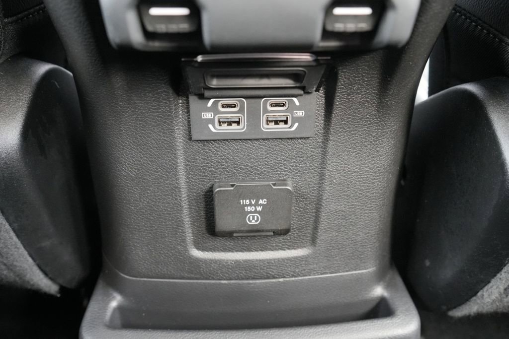 Used 2023 Jeep Wrangler Unlimited Sahara image 19