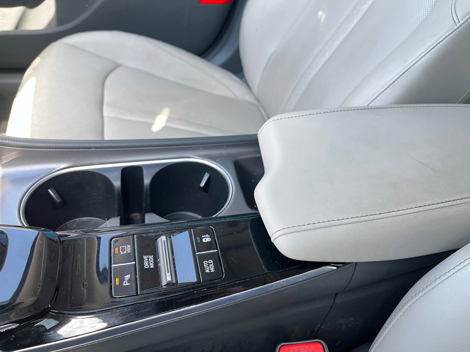 Used 2023 Hyundai Sonata Limited w/ Cargo Package FWD image 16