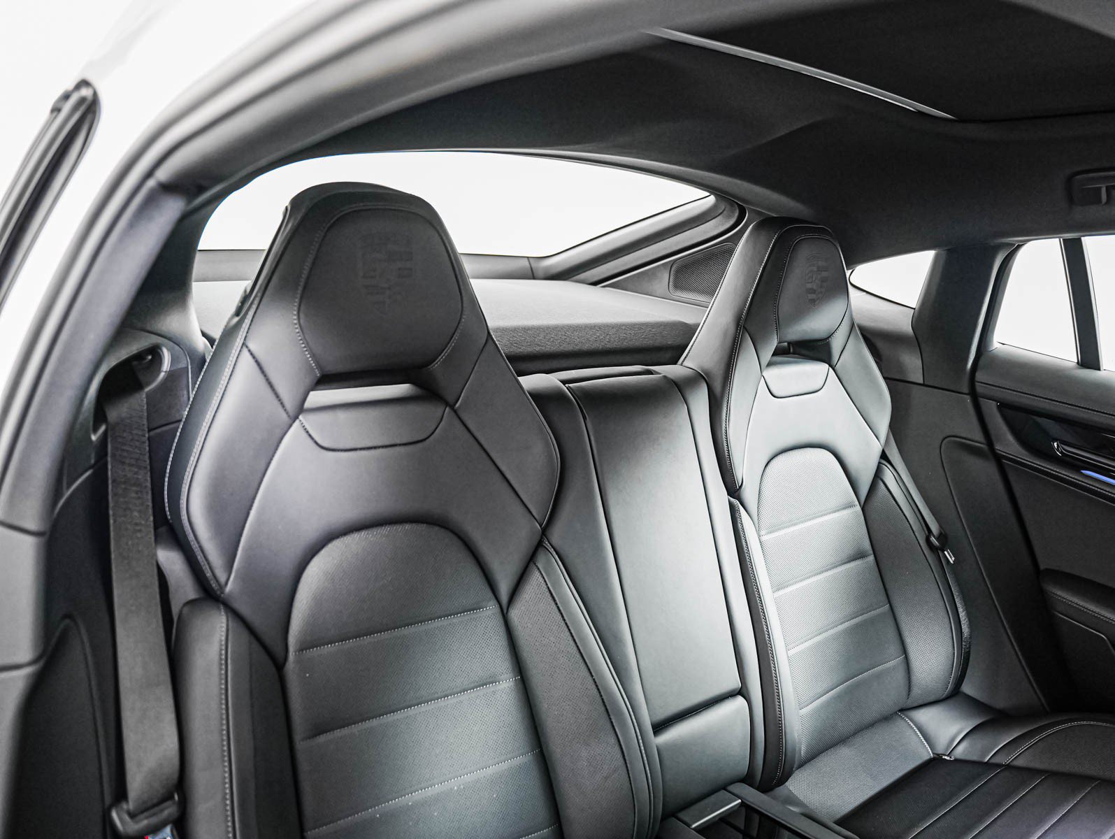 Certified 2024 Porsche Panamera RWD image 6