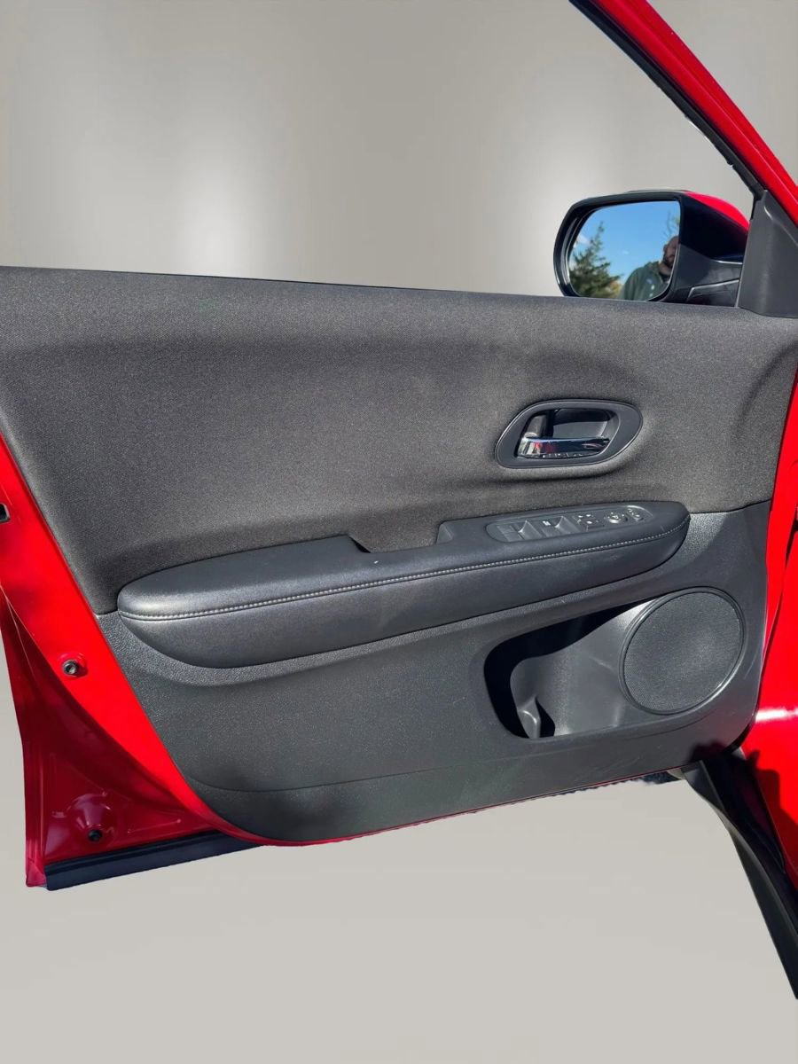 Used 2017 Honda HR-V LX image 8