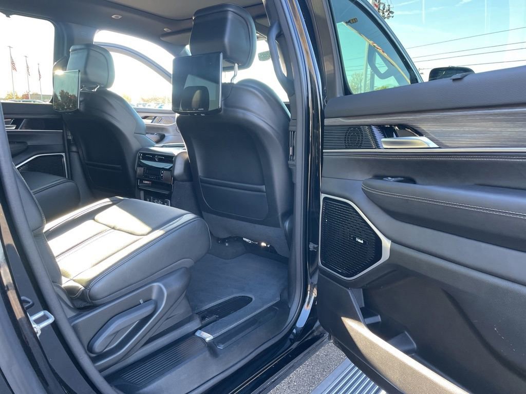 New 2024 Jeep Wagoneer L Series III w/ Premium Group I image 36