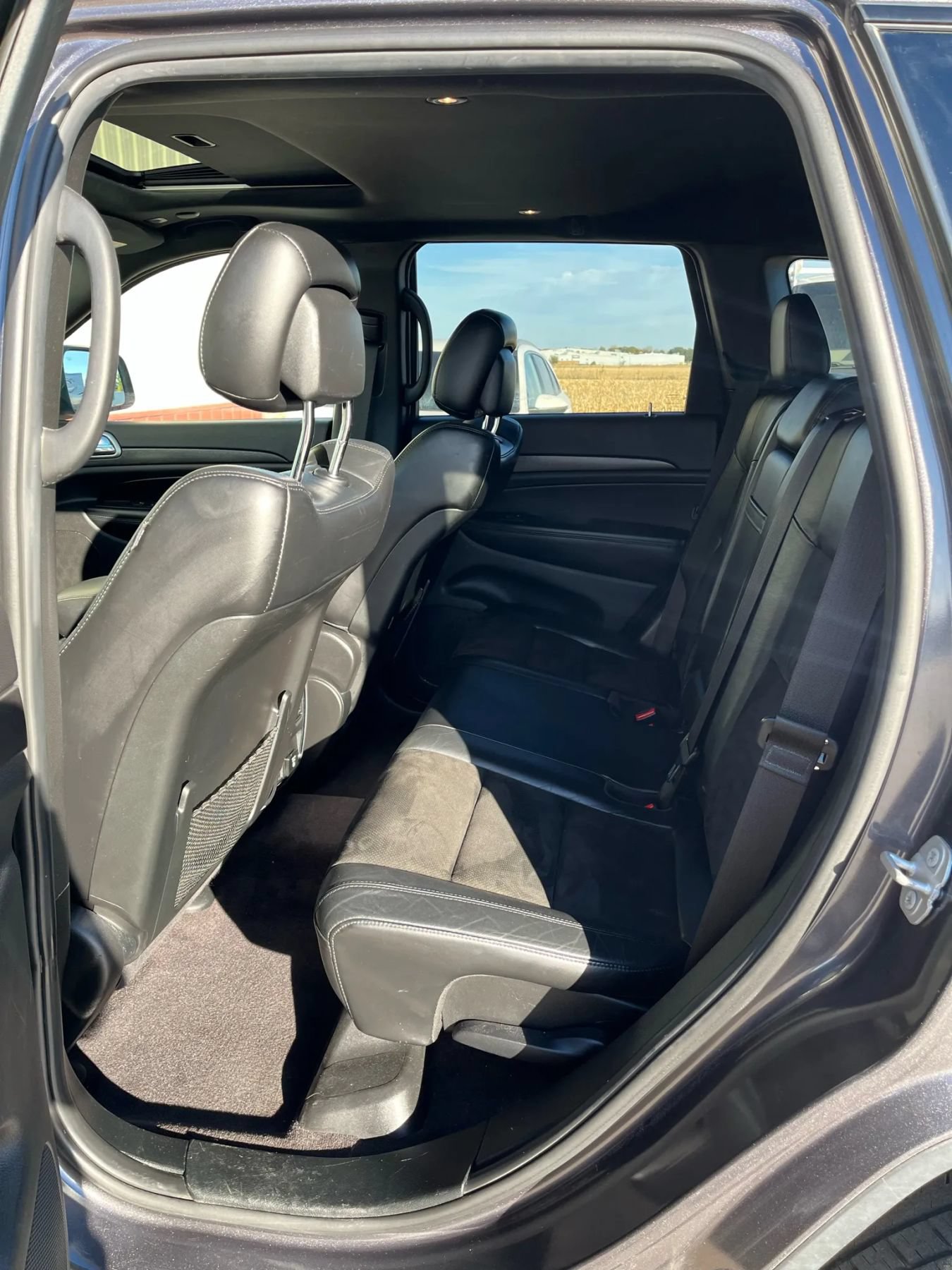 Used 2018 Jeep Grand Cherokee Altitude AWD/4WD image 15