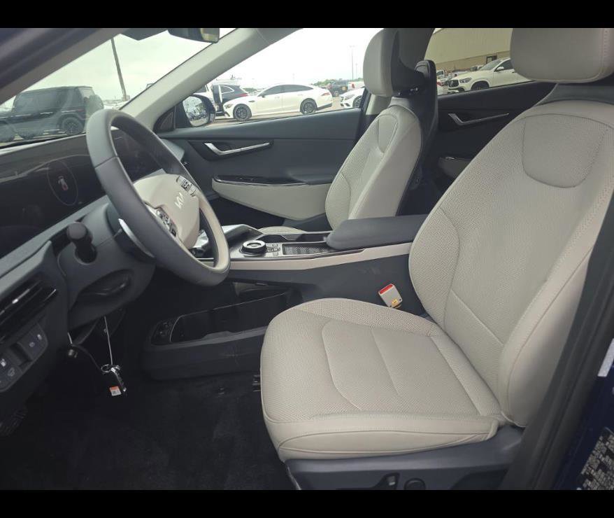 Used 2024 Kia EV6 Wind image 3