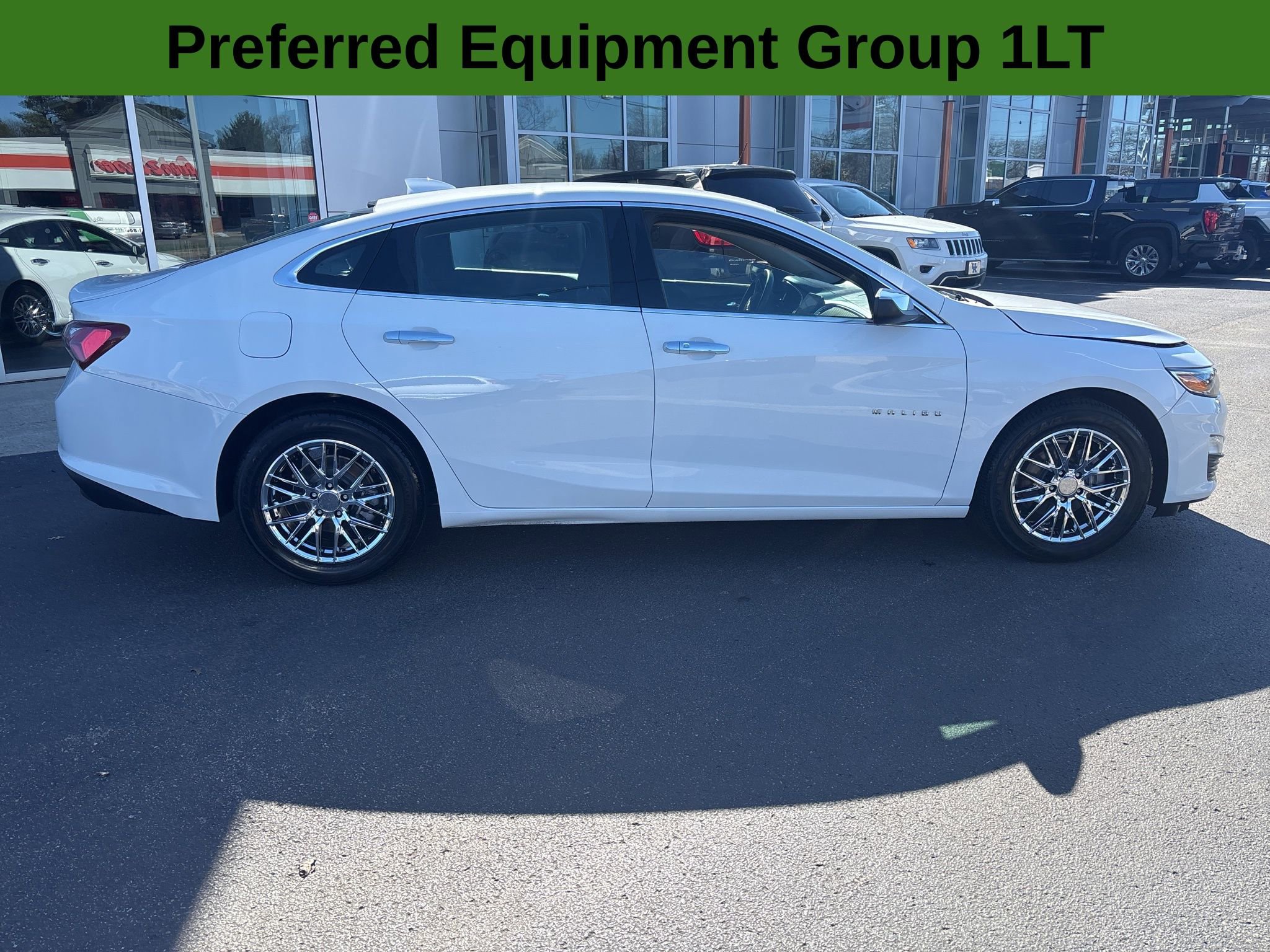 Used 2020 Chevrolet Malibu LT FWD image 1
