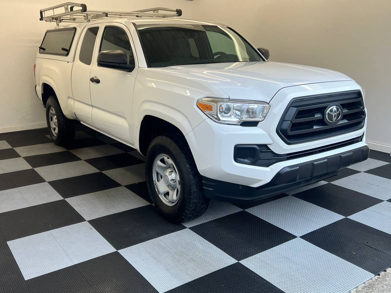 Used 2021 Toyota Tacoma SR image 3