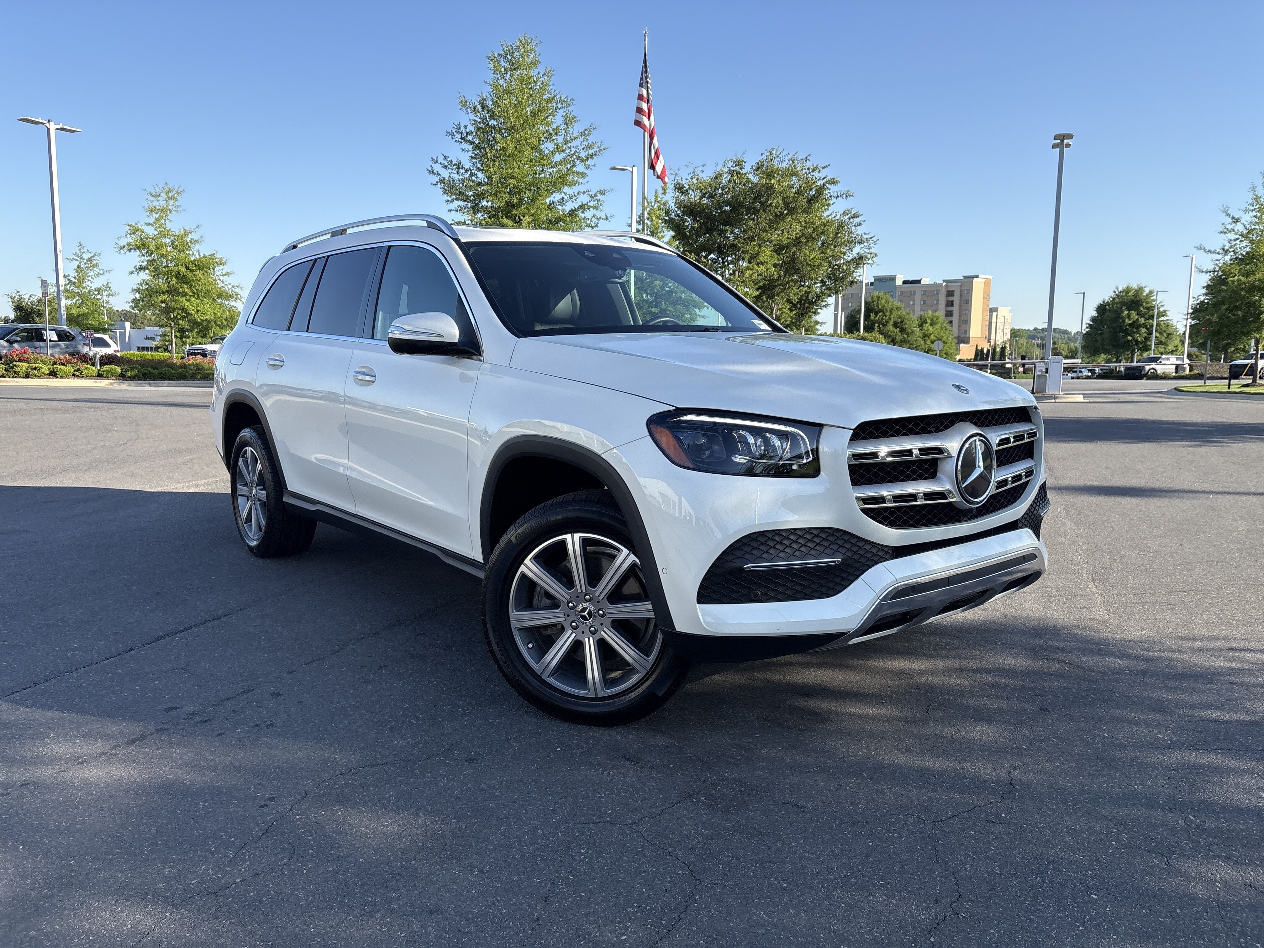 Used 2022 Mercedes-Benz GLS 450 4MATIC image 2
