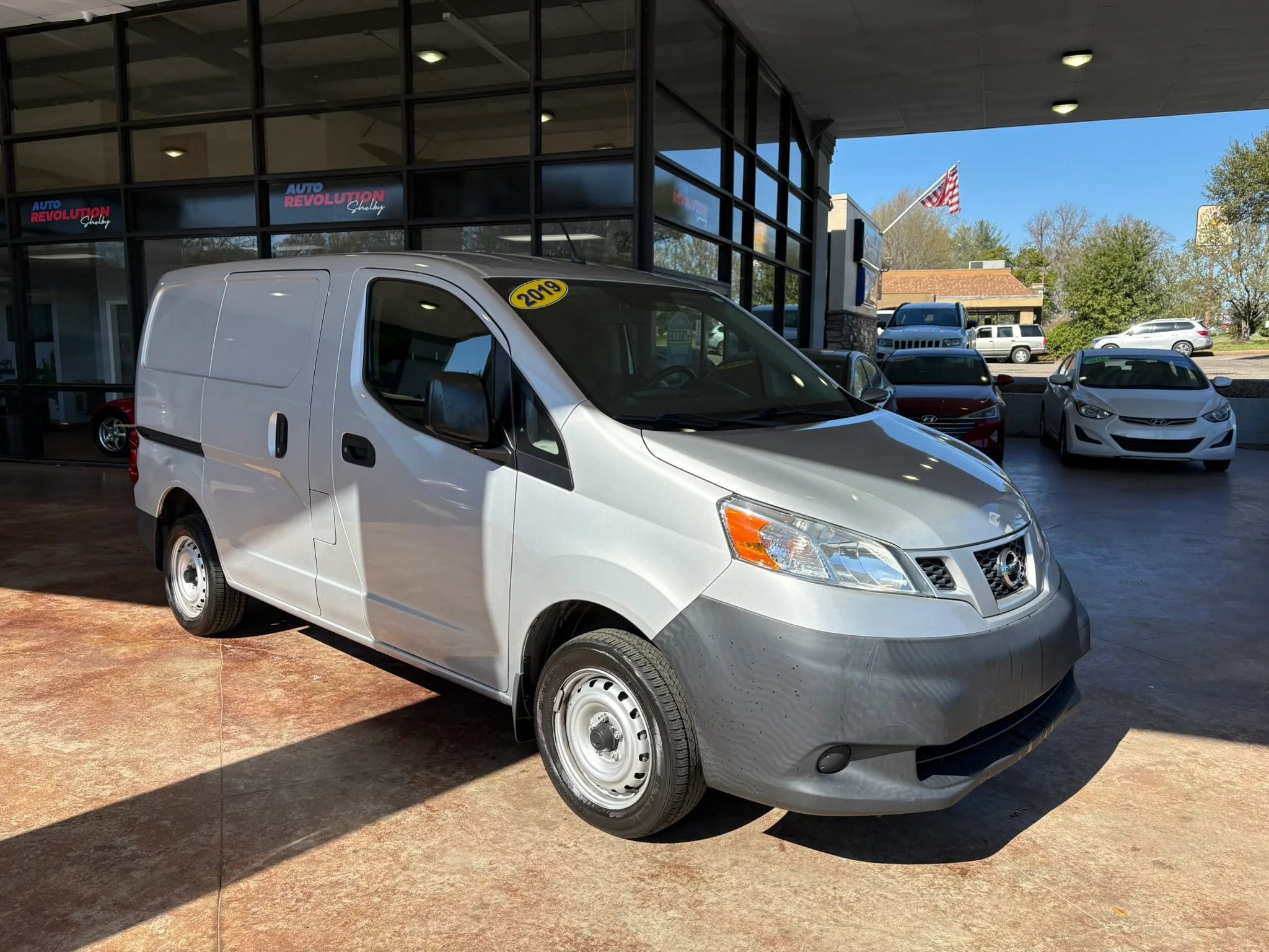 Used 2019 Nissan NV200 S w/ Back Door Glass Package image 1