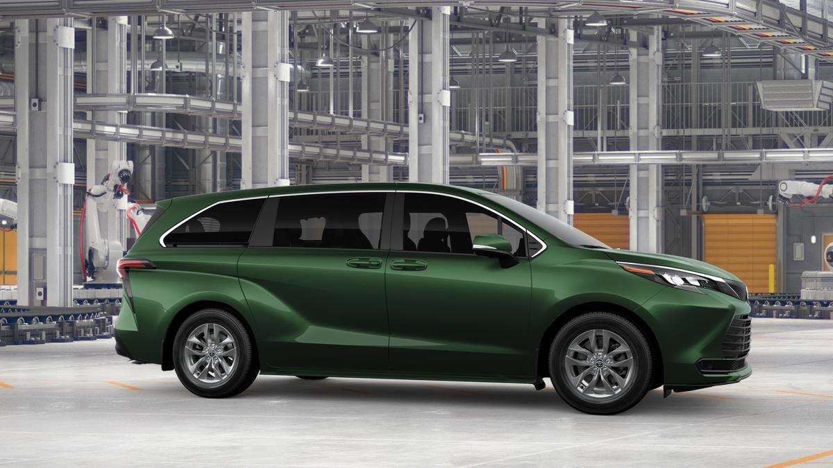 New 2026 Toyota Sienna LE image 13