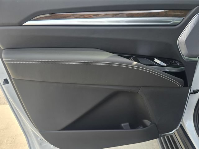 New 2026 Cadillac Escalade ESV Platinum Luxury AWD/4WD image 15