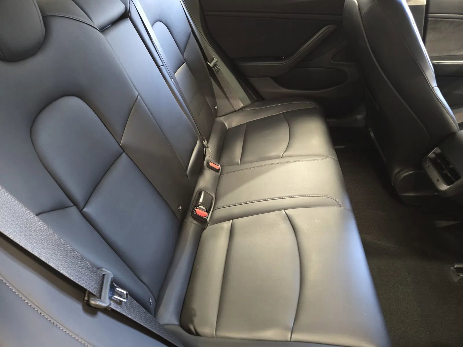 Used 2017 Tesla Model 3 Long Range RWD image 9