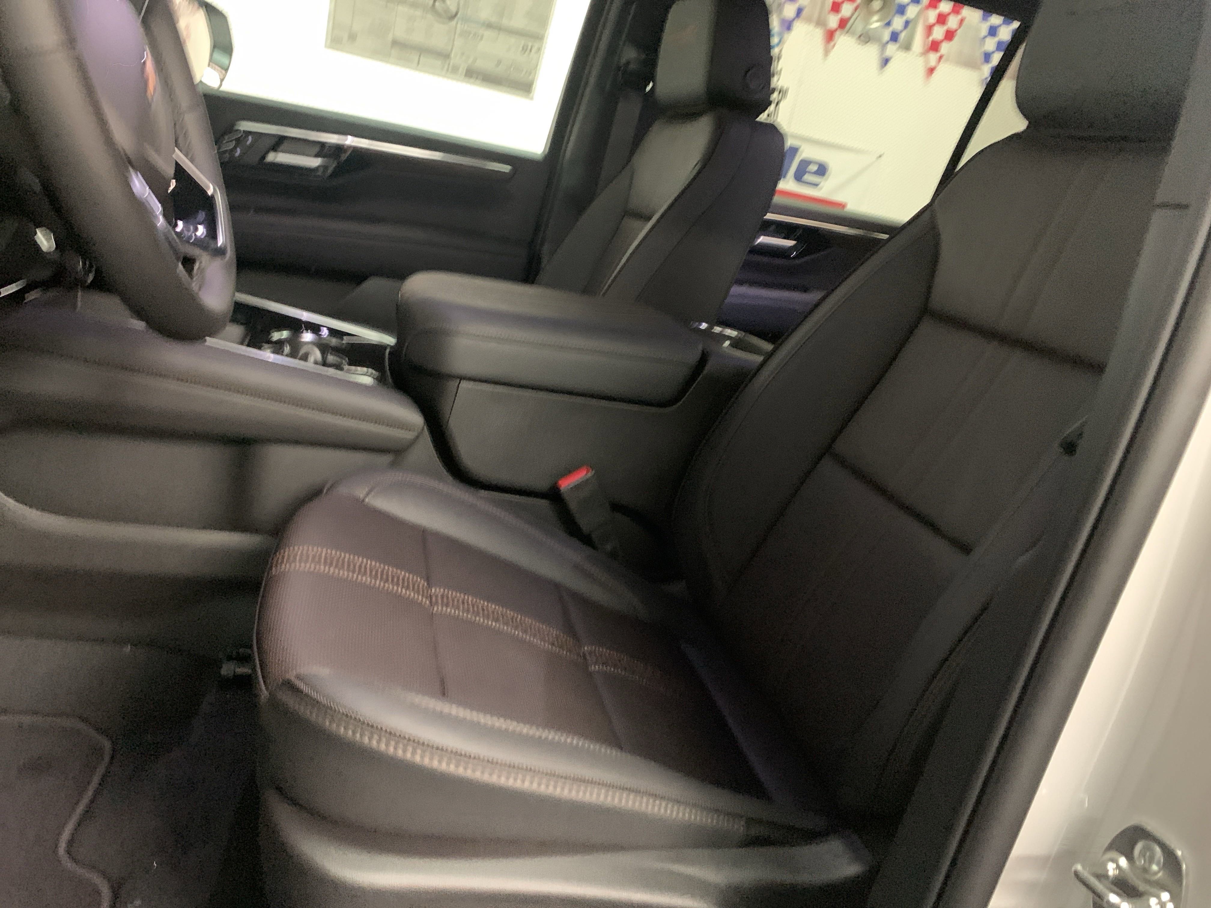 New 2025 Chevrolet Suburban High Country image 10