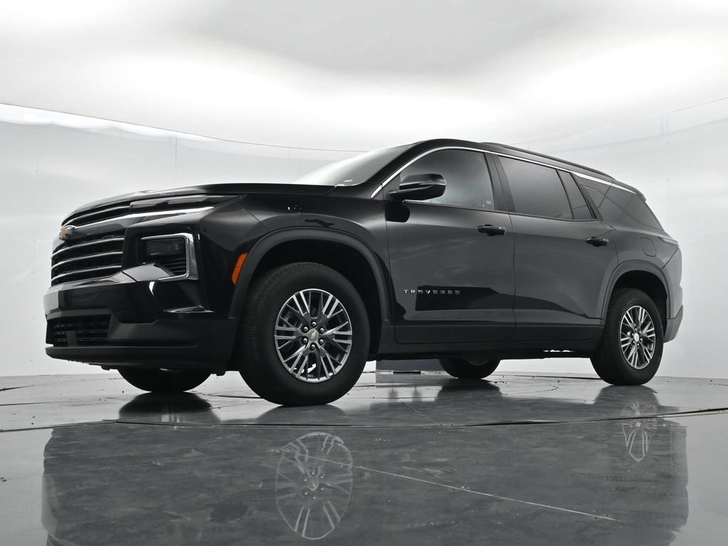 Used 2025 Chevrolet Traverse LT FWD image 26