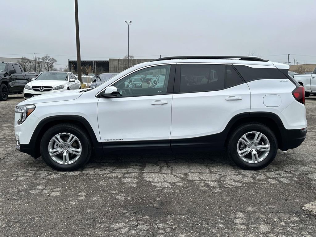 Certified 2023 GMC Terrain SLE w/ Driver Convenience Package image 2