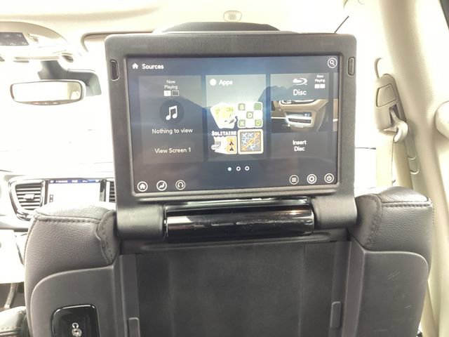 Used 2020 Chrysler Pacifica Touring-L Plus image 21