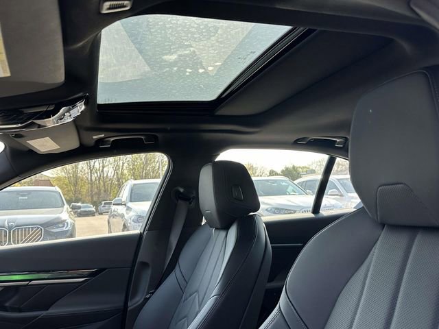 New 2027 BMW 530i xDrive image 14