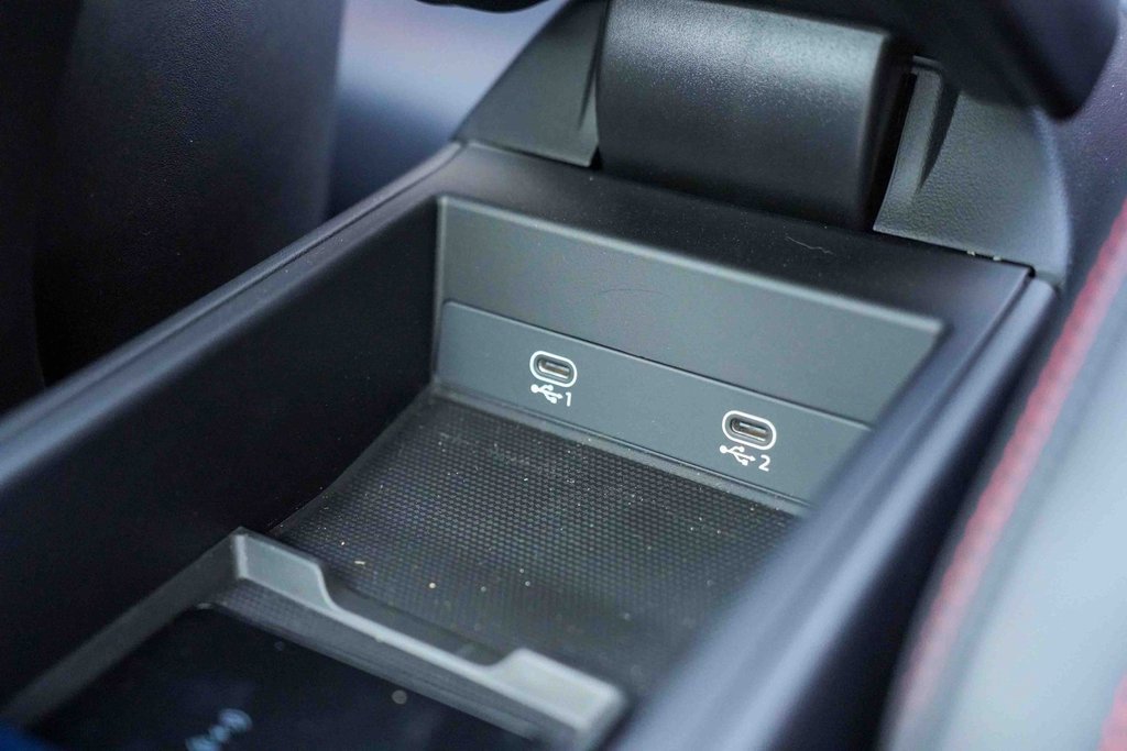 Used 2024 Porsche 911 Carrera 4 GTS w/ Premium Package image 85