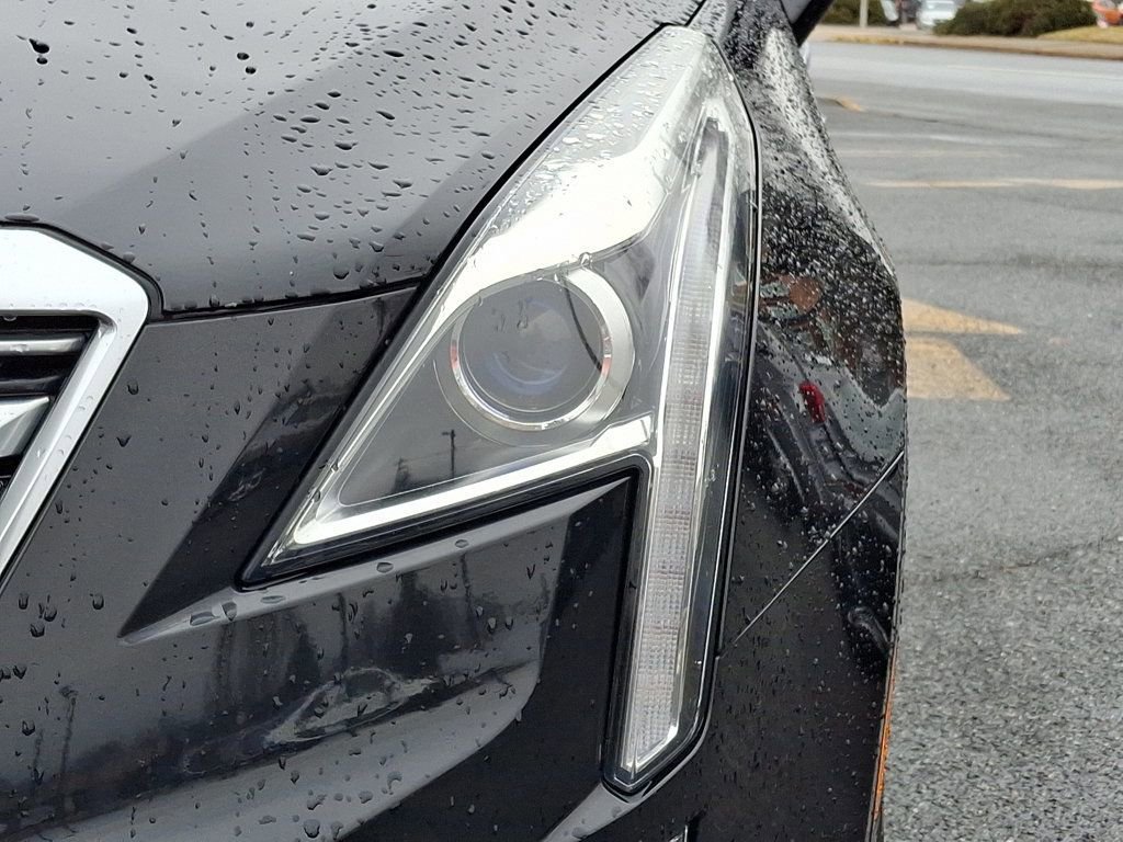 Used 2018 Cadillac XT5 Luxury w/ Driver Awareness Package image 9