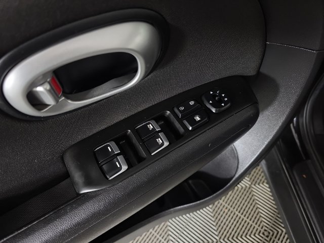 Used 2019 Kia Soul + FWD image 20
