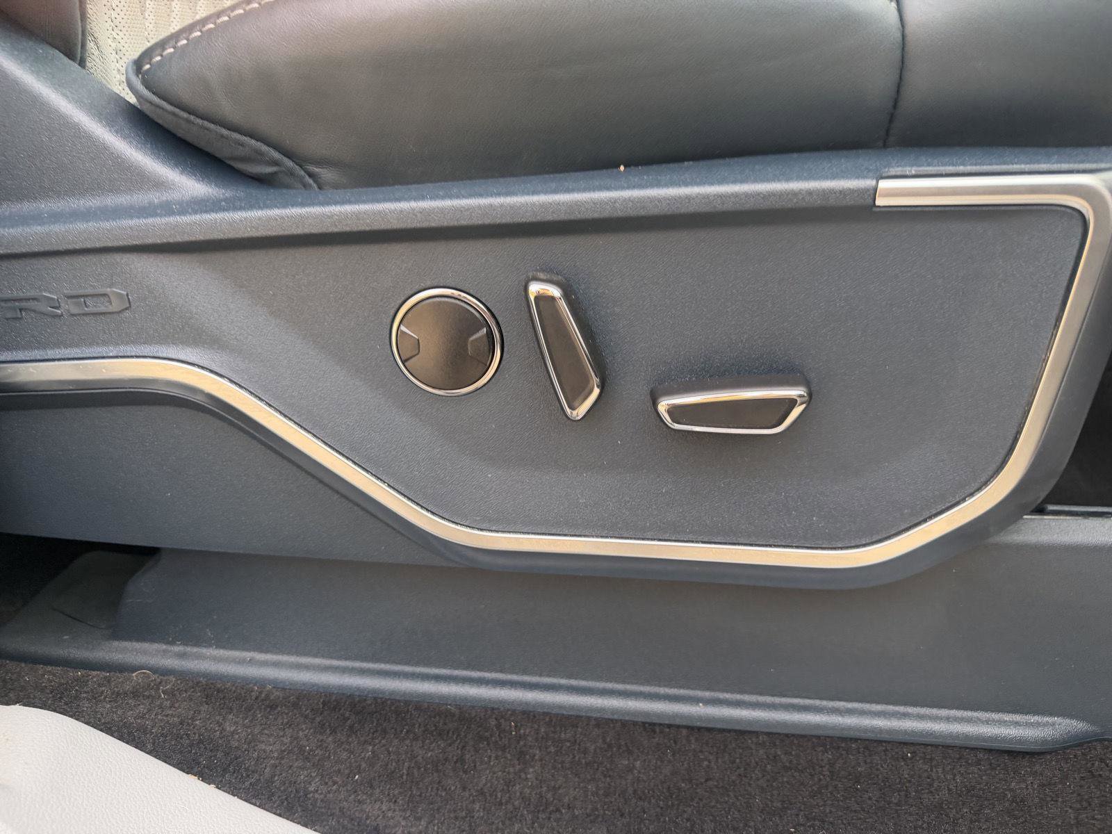 Used 2023 Ford F150 Limited image 32