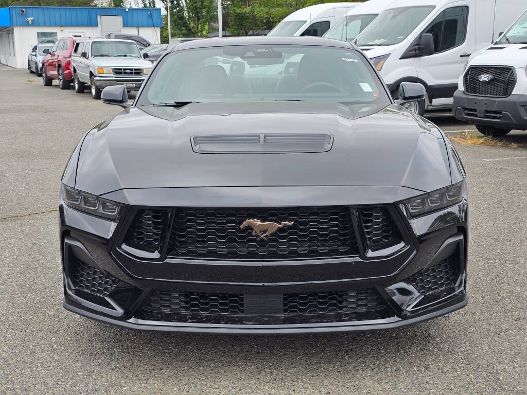 Used 2025 Ford Mustang GT Premium RWD image 2
