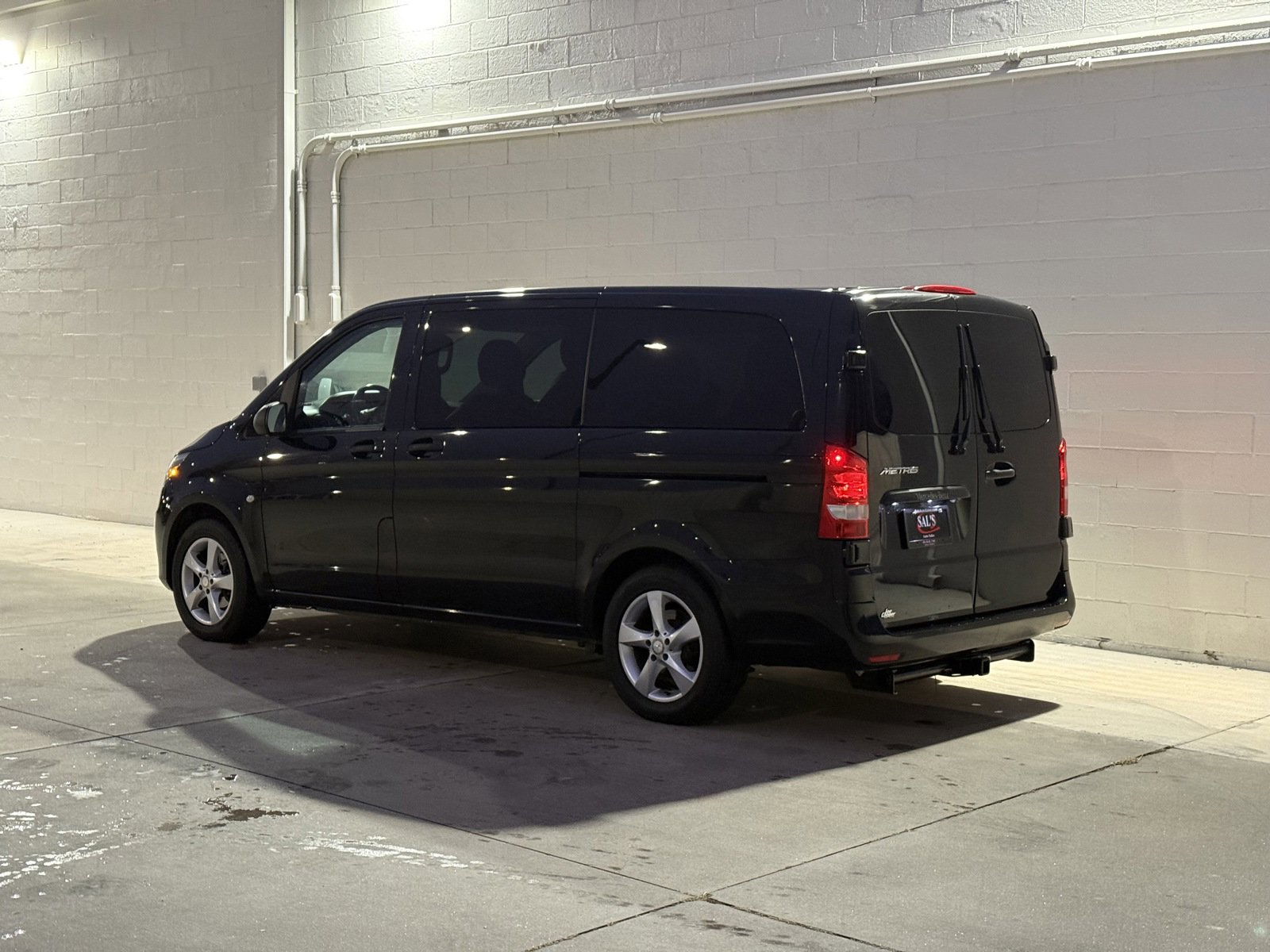 Used 2018 Mercedes-Benz Metris Passenger image 5