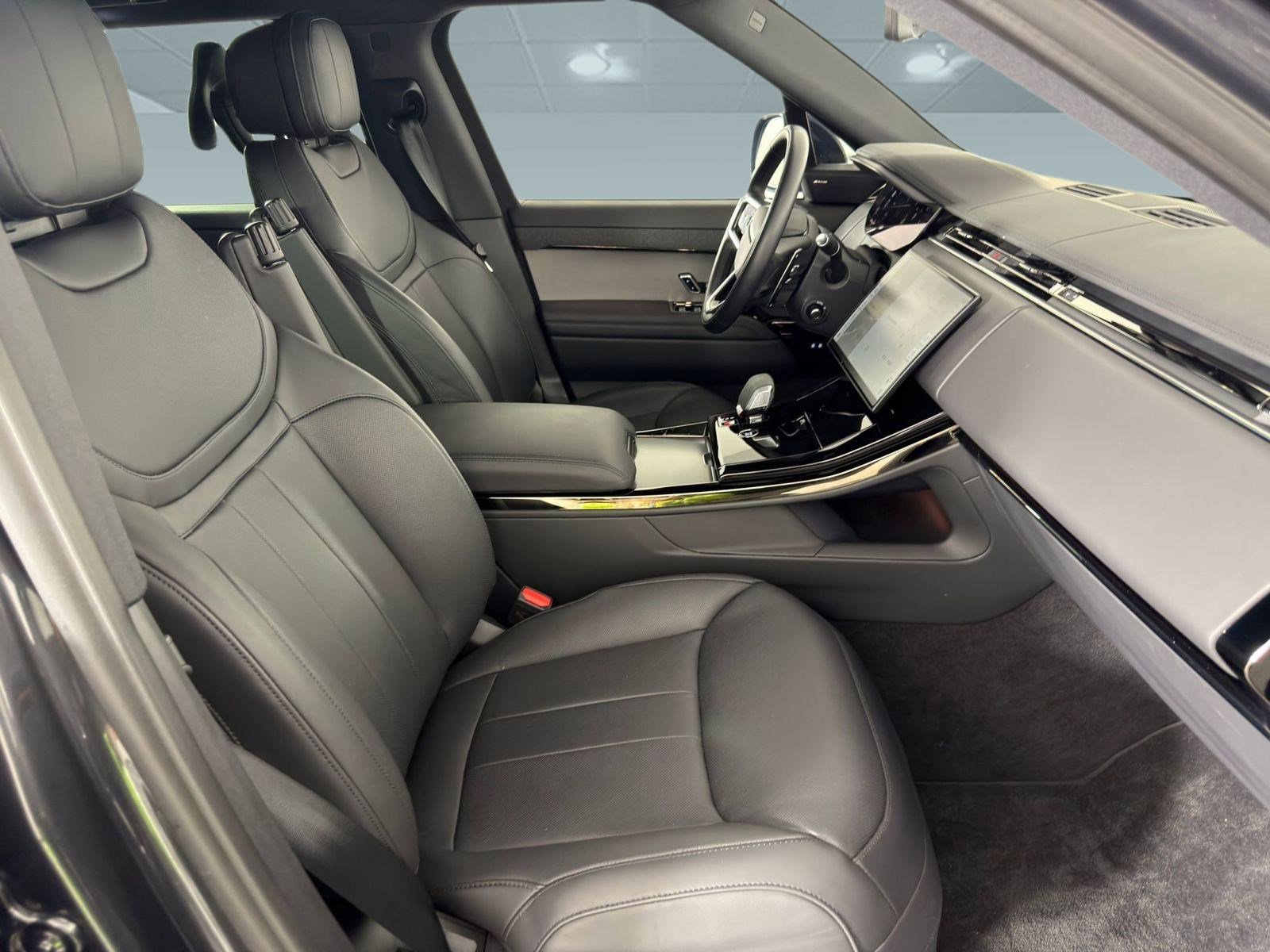 Certified 2025 Land Rover Range Rover Sport SE image 23