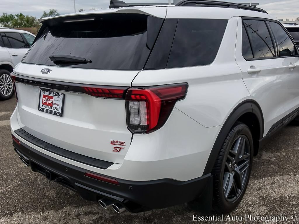 Used 2025 Ford Explorer ST AWD/4WD image 8