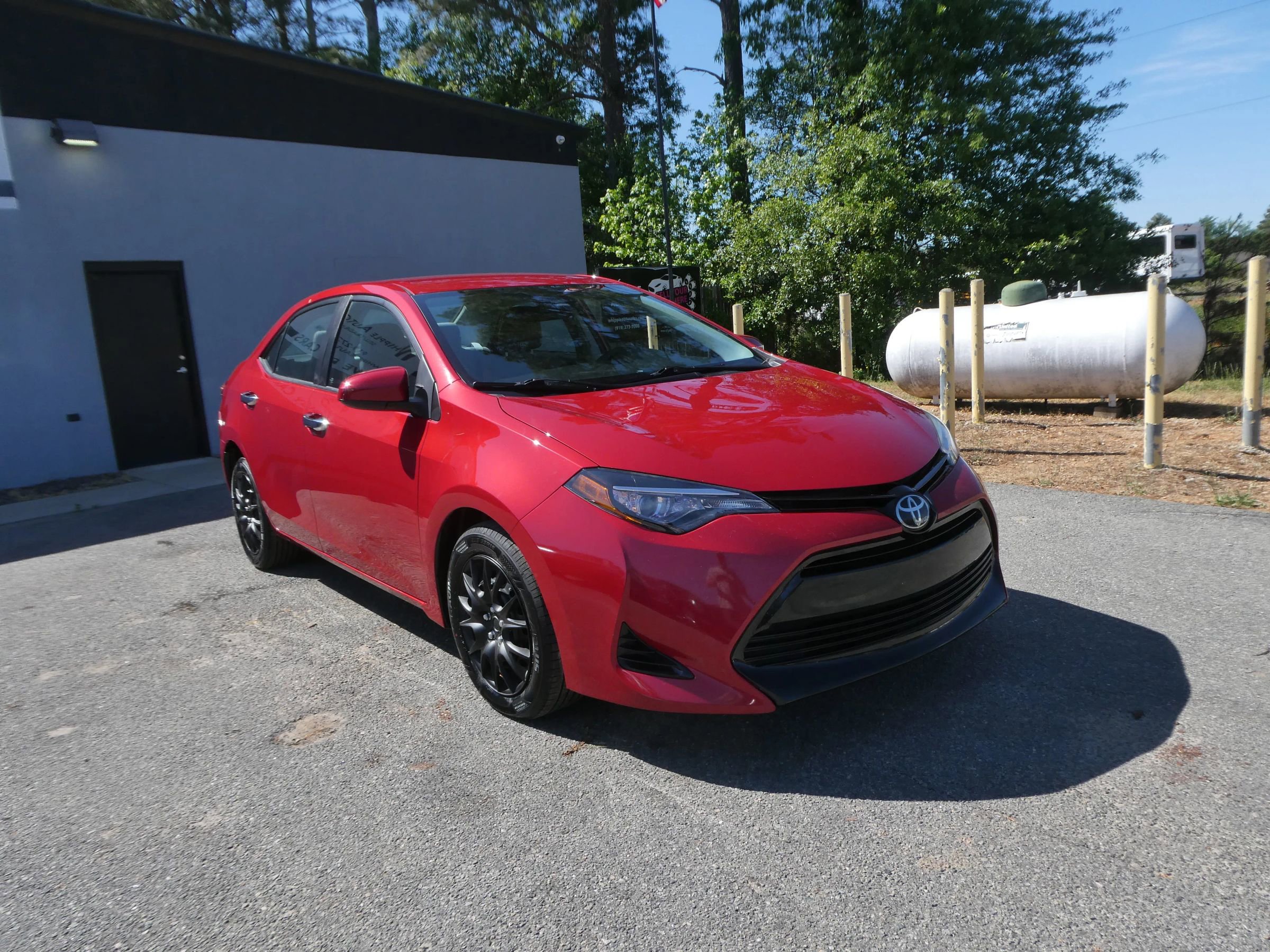 Used 2017 Toyota Corolla LE FWD image 3