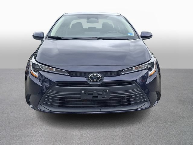 Used 2025 Toyota Corolla LE FWD image 2