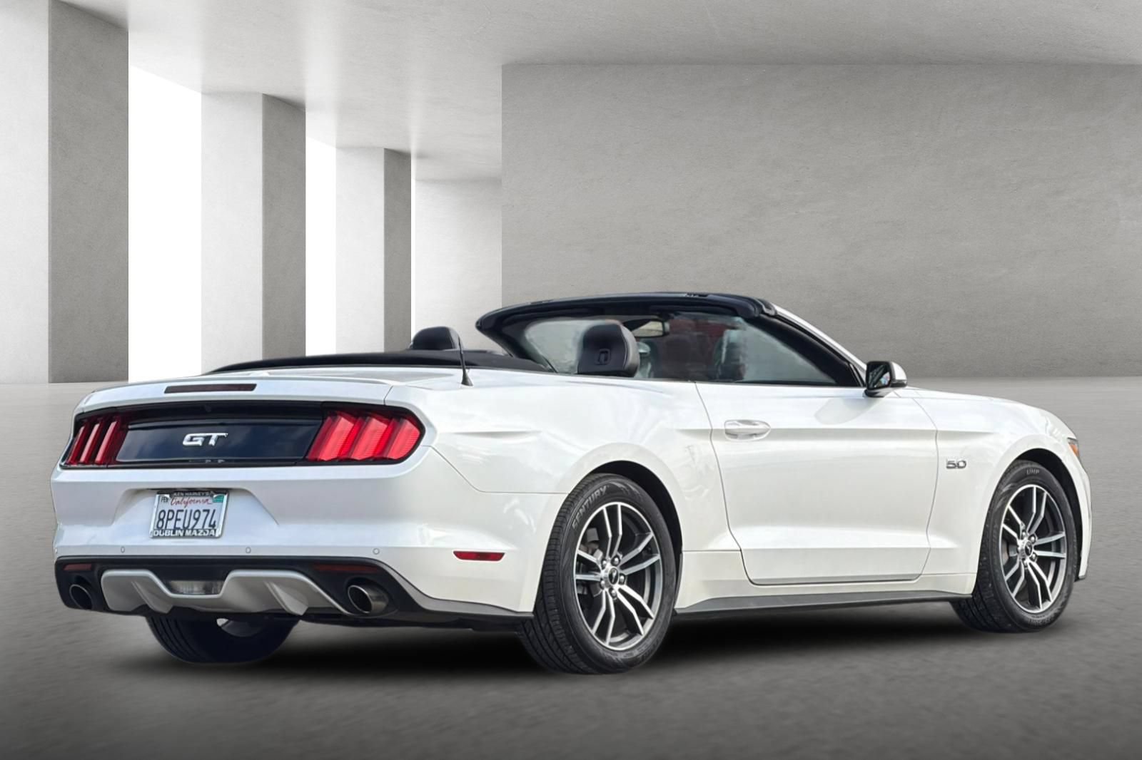 Used 2017 Ford Mustang GT Premium w/ Equipment Group 401A RWD image 4