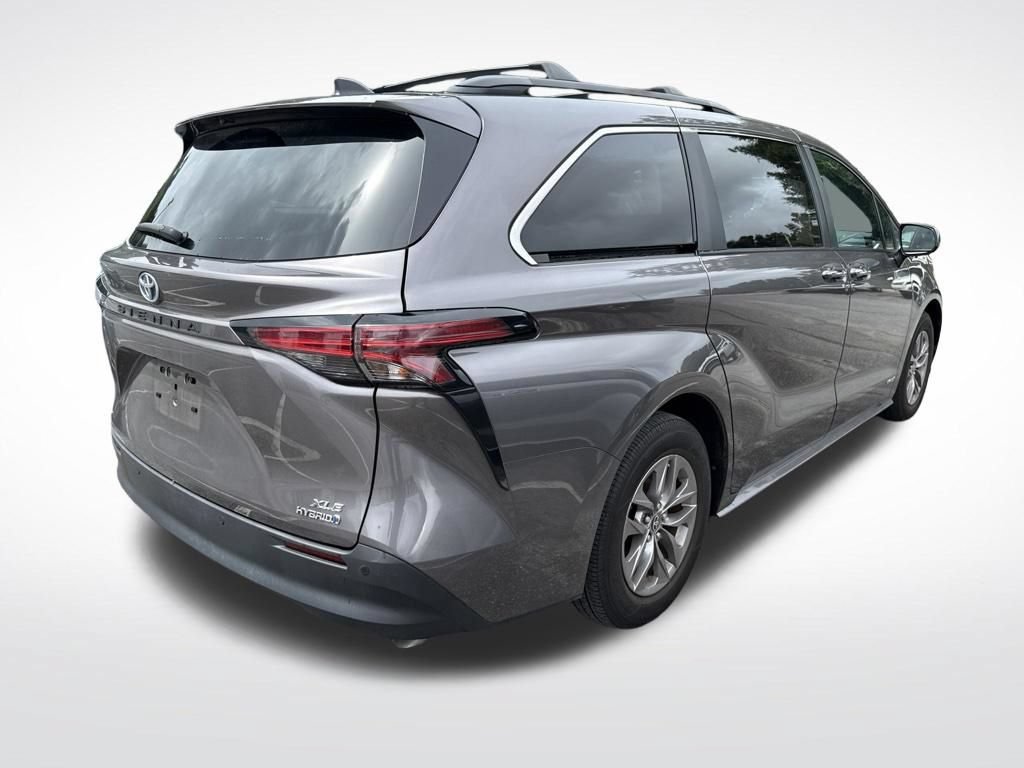 Used 2021 Toyota Sienna XLE w/ XLE Plus Package AWD/4WD image 3