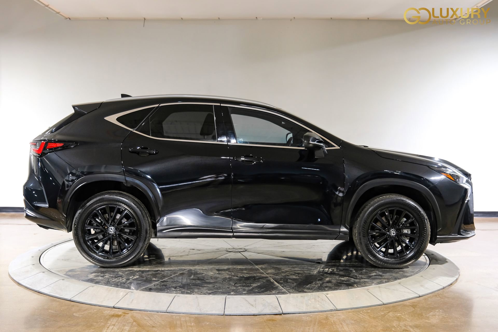 Used 2023 Lexus NX 250 FWD w/ Towing Package (2000 Lbs) image 9