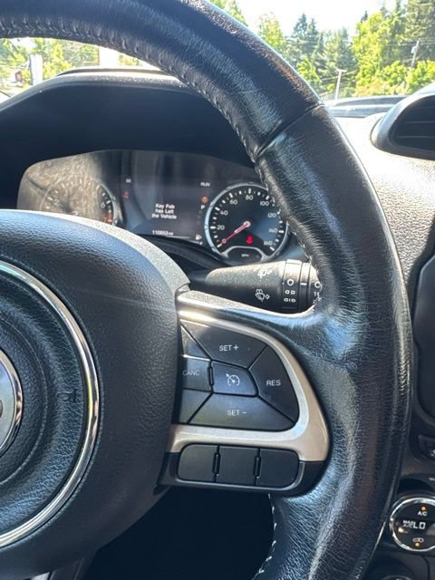 Used 2017 Jeep Renegade Limited AWD/4WD image 24