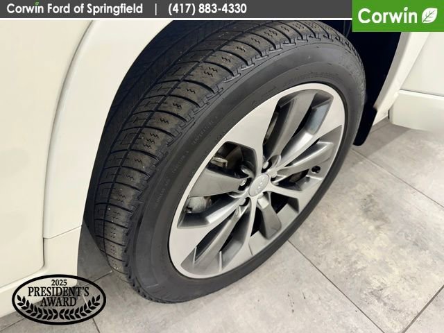 Used 2019 Jeep Cherokee Overland w/ Technology Group image 38