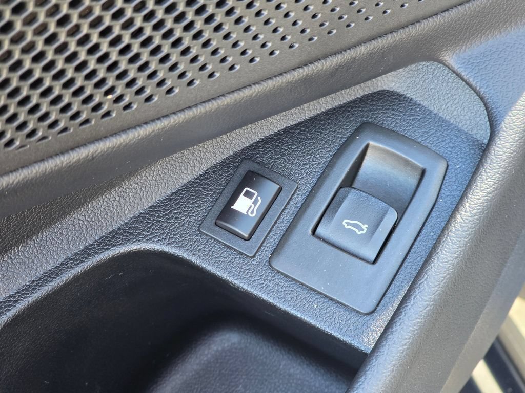 Used 2021 BMW 330e w/ Convenience Package RWD image 19