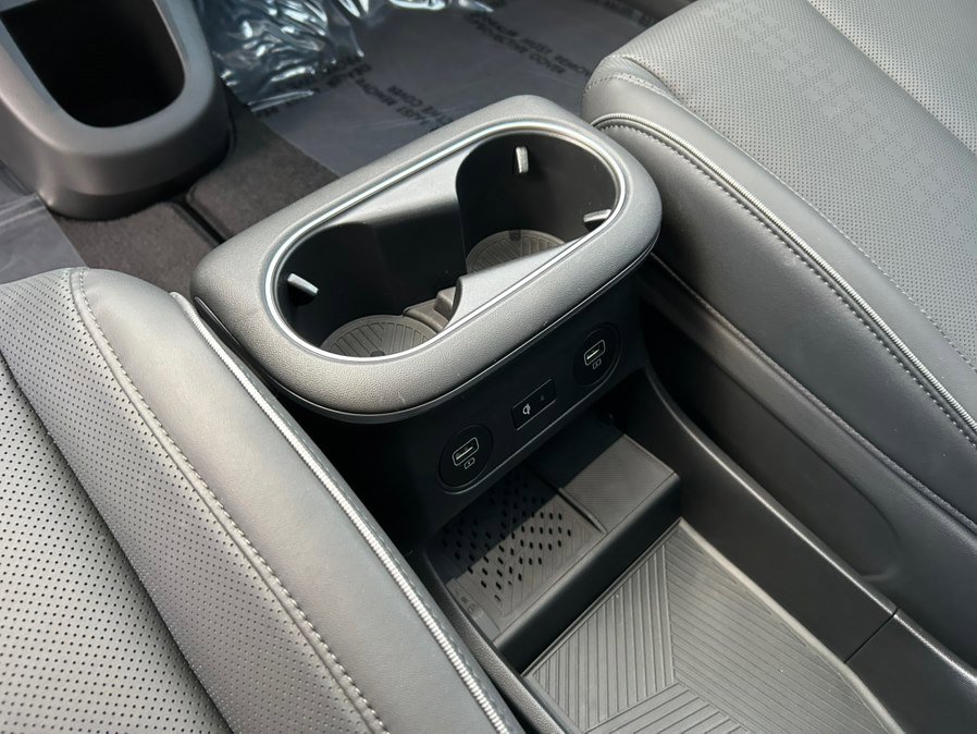 Used 2024 Hyundai Ioniq 5 Limited image 25