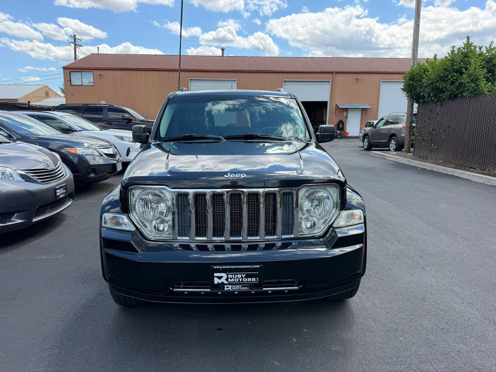 Used 2010 Jeep Liberty Limited w/ Tire & Wheel Group AWD/4WD image 2