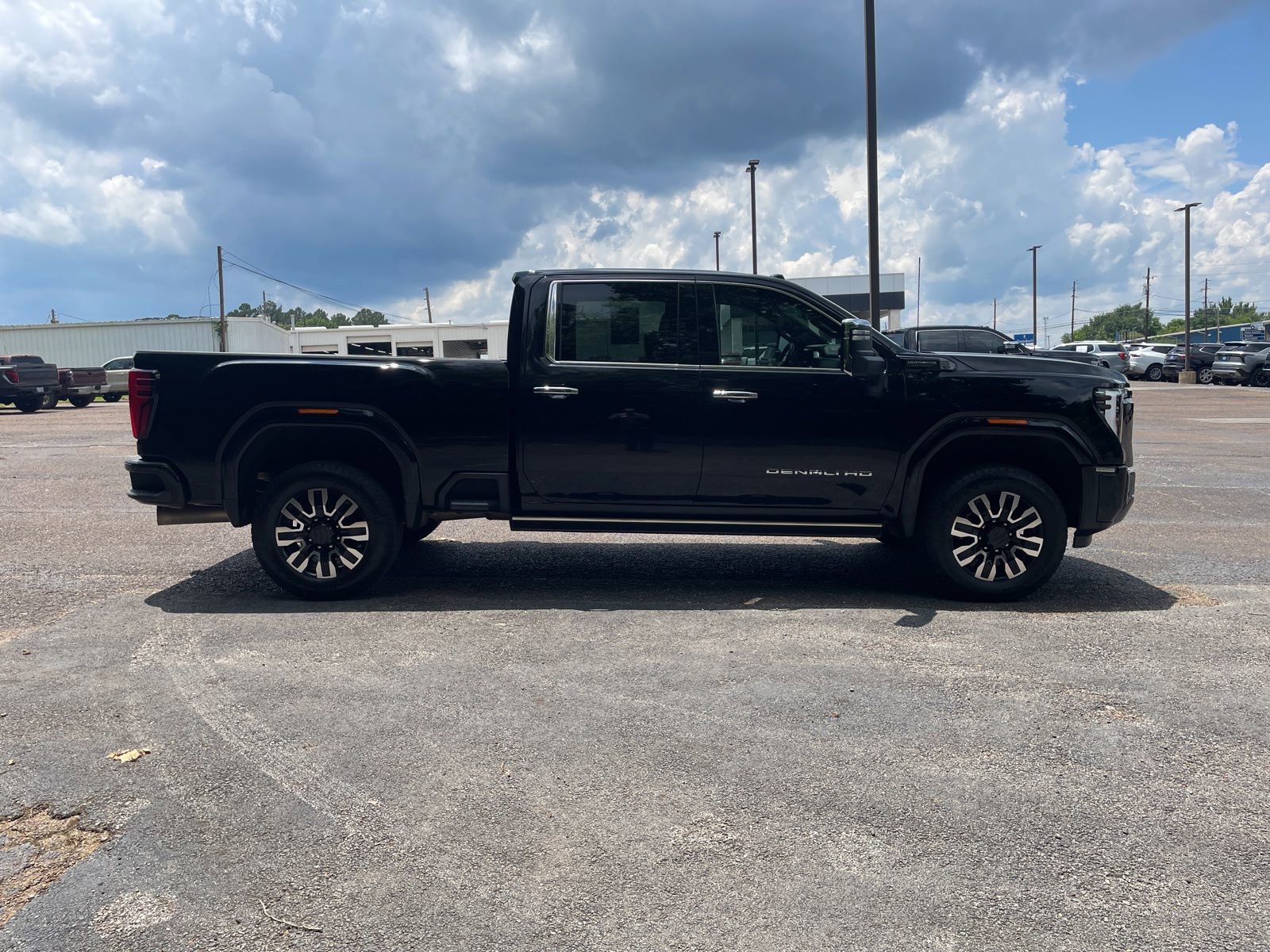 Used 2024 GMC Sierra 2500 Denali Ultimate AWD/4WD image 6