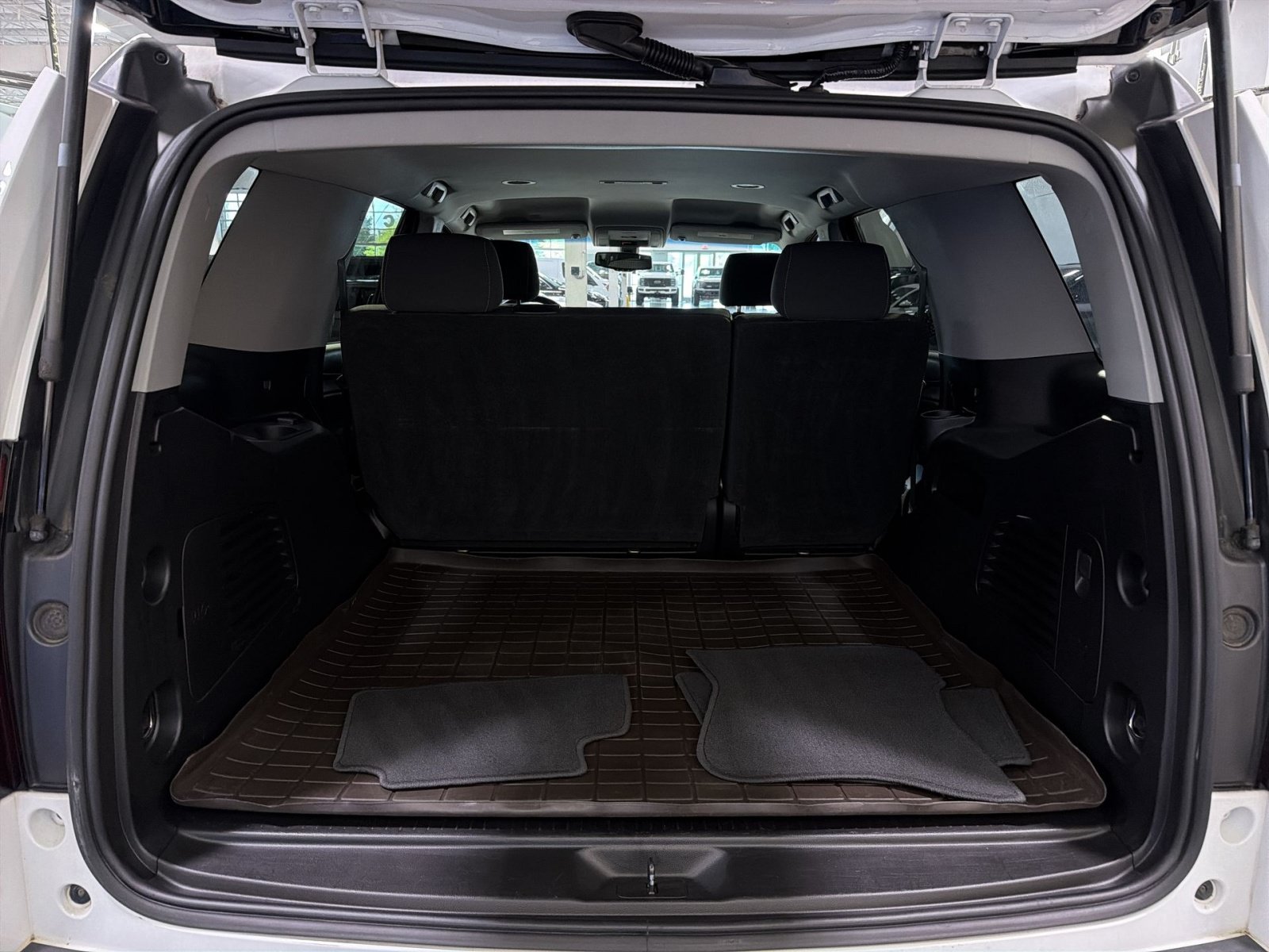 Used 2018 Chevrolet Tahoe LS AWD/4WD image 36