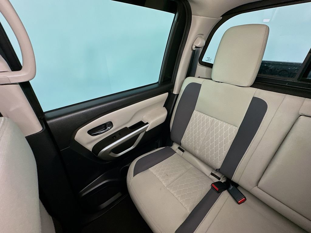 Used 2024 Nissan Titan SV AWD/4WD image 12